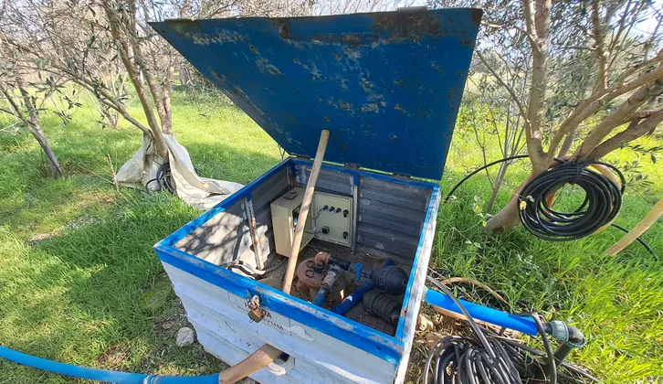 Özusta Gayrimenkul'den Kemalpaşa'da Köye 400 m Yola & Dereye Cephesi Olan Suyu - Elektriği Hazır Yer