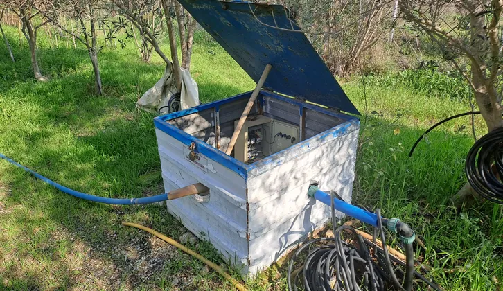 Özusta Gayrimenkul'den Kemalpaşa'da Köye 400 m Yola & Dereye Cephesi Olan Suyu - Elektriği Hazır Yer