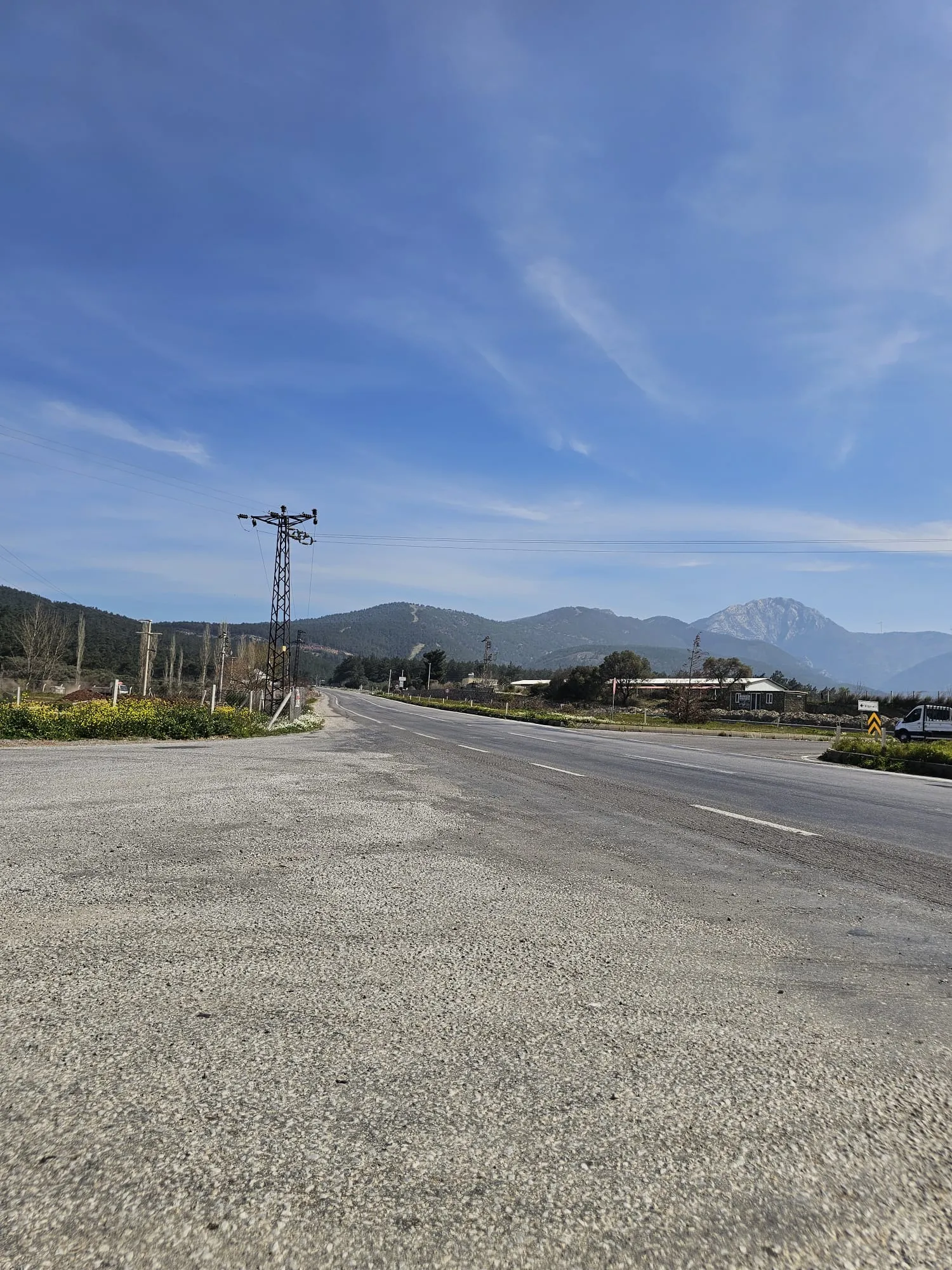 İzmir Kemalpaşa Vişneli'de Satılık Köşe Parsel Bahçe