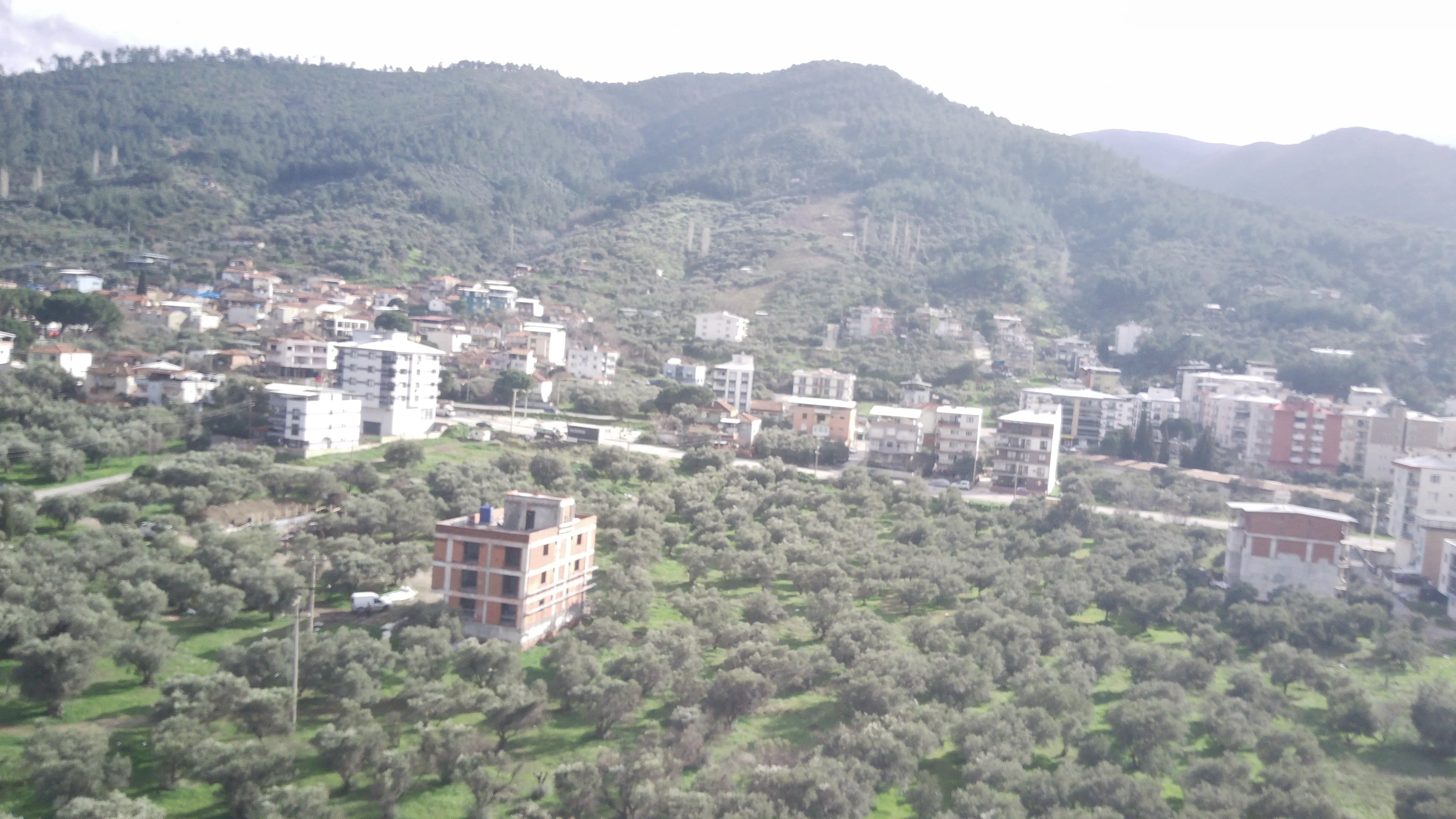 İzmir Kemalpaşa Ören Mahallesi'nde 3 Kat İmarlı Satılık Köşe Parsel!