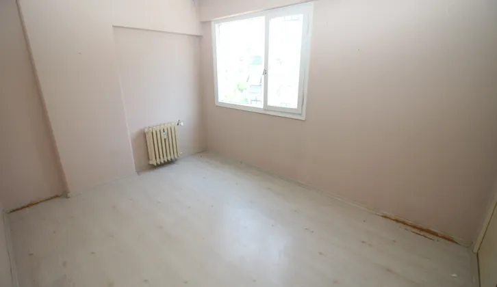 Hıfzıssıhha Meydan Köşe 3 Cephe Arakat 3+1 Otoparklı Daire