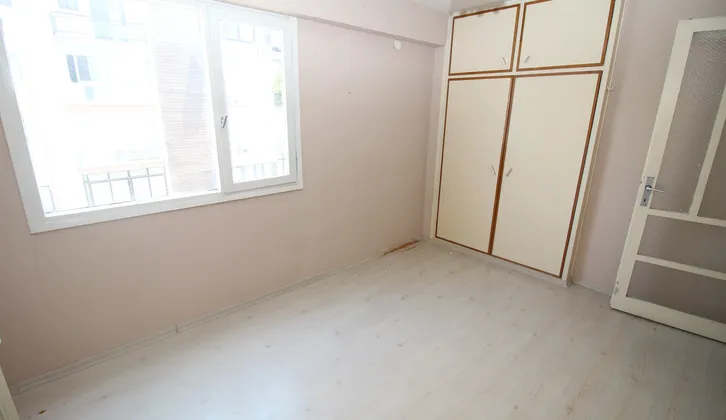 Hıfzıssıhha Meydan Köşe 3 Cephe Arakat 3+1 Otoparklı Daire