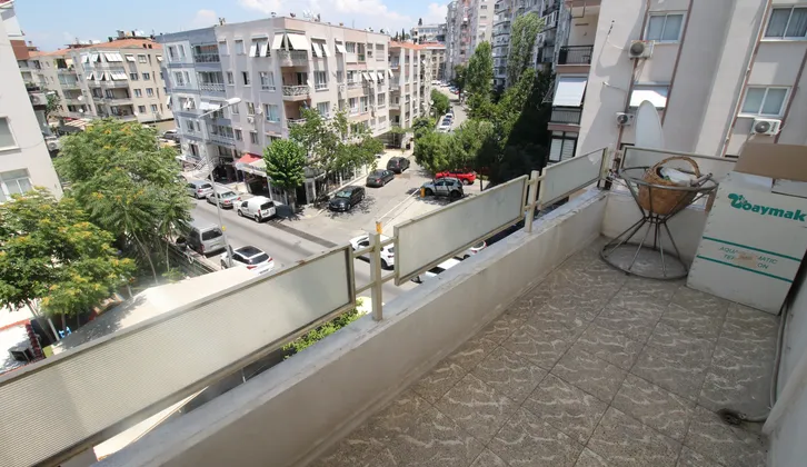 Hıfzıssıhha Meydan Köşe 3 Cephe Arakat 3+1 Otoparklı Daire