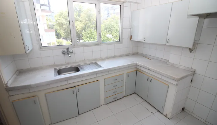 Hıfzıssıhha Meydan Köşe 3 Cephe Arakat 3+1 Otoparklı Daire