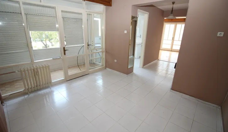Hıfzıssıhha Meydan Köşe 3 Cephe Arakat 3+1 Otoparklı Daire