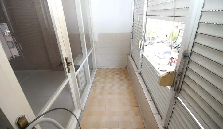 Hıfzıssıhha Meydan Köşe 3 Cephe Arakat 3+1 Otoparklı Daire