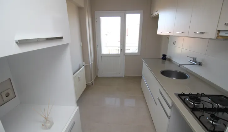 Çamlık Evler Sitesinde Arakat Bakımlı Asansörlü 3+1 Satılık Daire