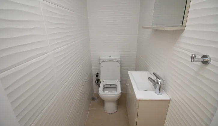 Çamlık Evler Sitesinde Arakat Bakımlı Asansörlü 3+1 Satılık Daire