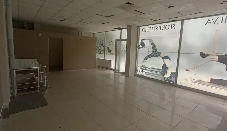 BUCADA KÖŞE BAHÇELİ ÇİFT CEPHELİ SATILIK 96m² DÜKKAN