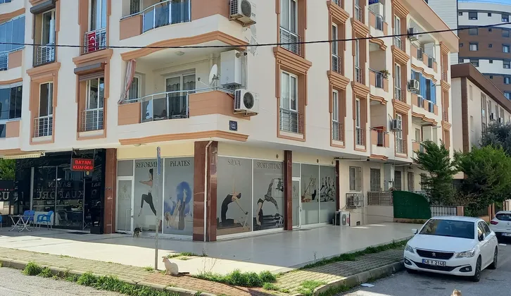 BUCADA KÖŞE BAHÇELİ ÇİFT CEPHELİ SATILIK 96m² DÜKKAN