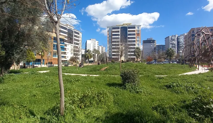 BUCADA KÖŞE BAHÇELİ ÇİFT CEPHELİ SATILIK 96m² DÜKKAN