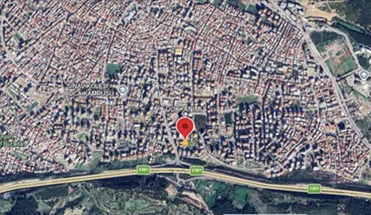 BUCADA KÖŞE BAHÇELİ ÇİFT CEPHELİ SATILIK 96m² DÜKKAN