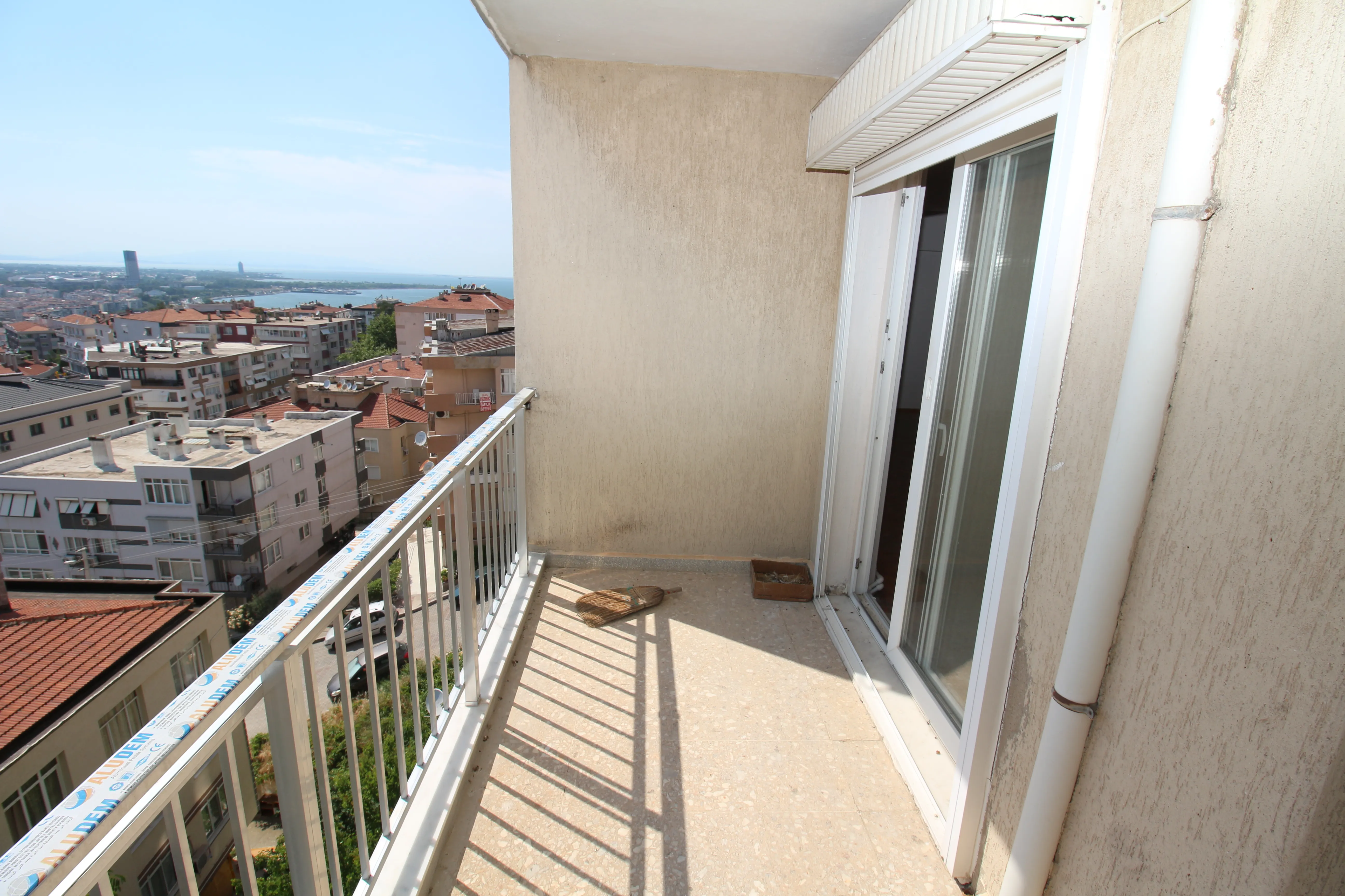 Basınsitesi Mah. Deniz Manzaralı Önü Açık 3+1