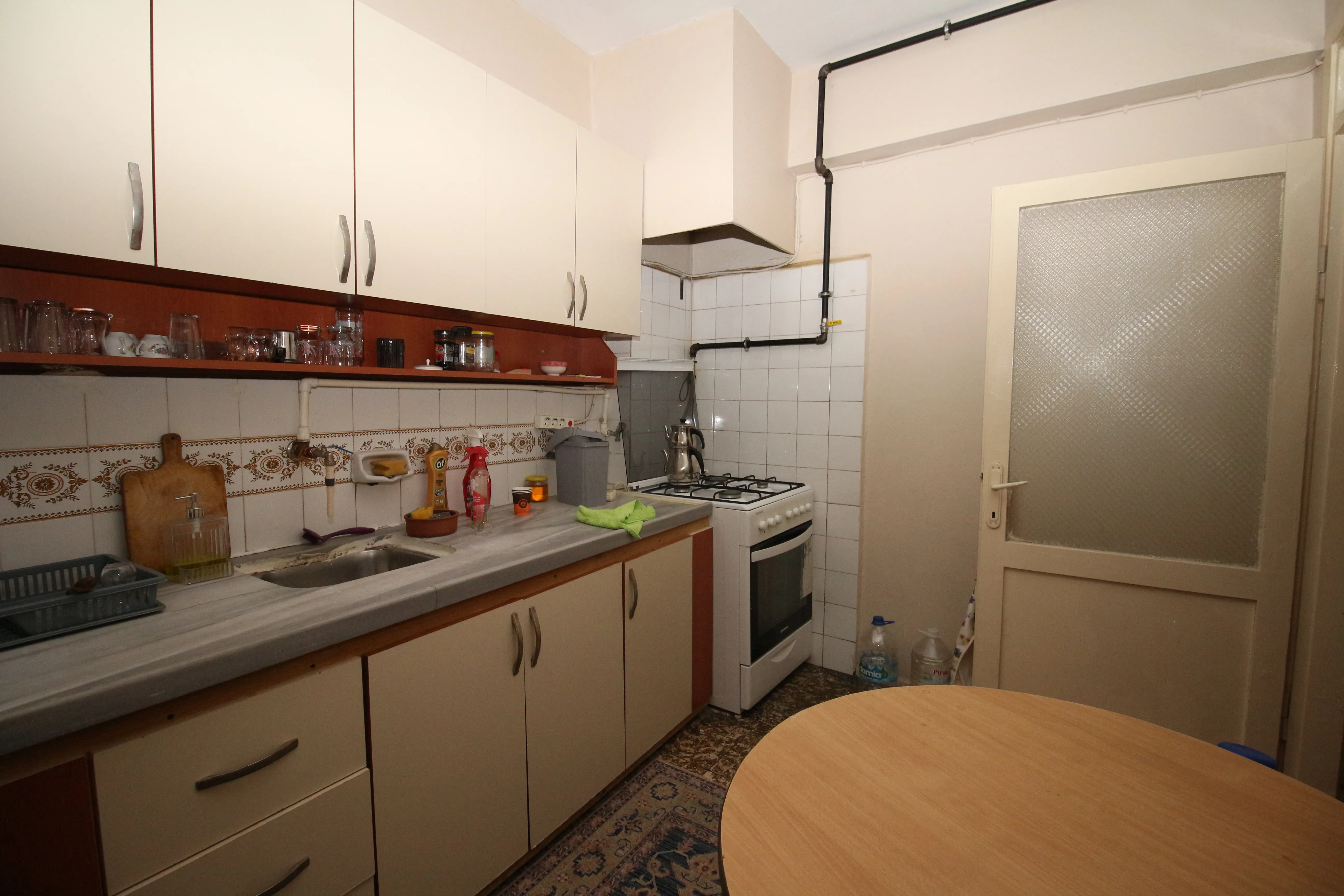 Yeşilyurt Yıldız Caddesinde Eşyalı Doğalgazlı 2+1