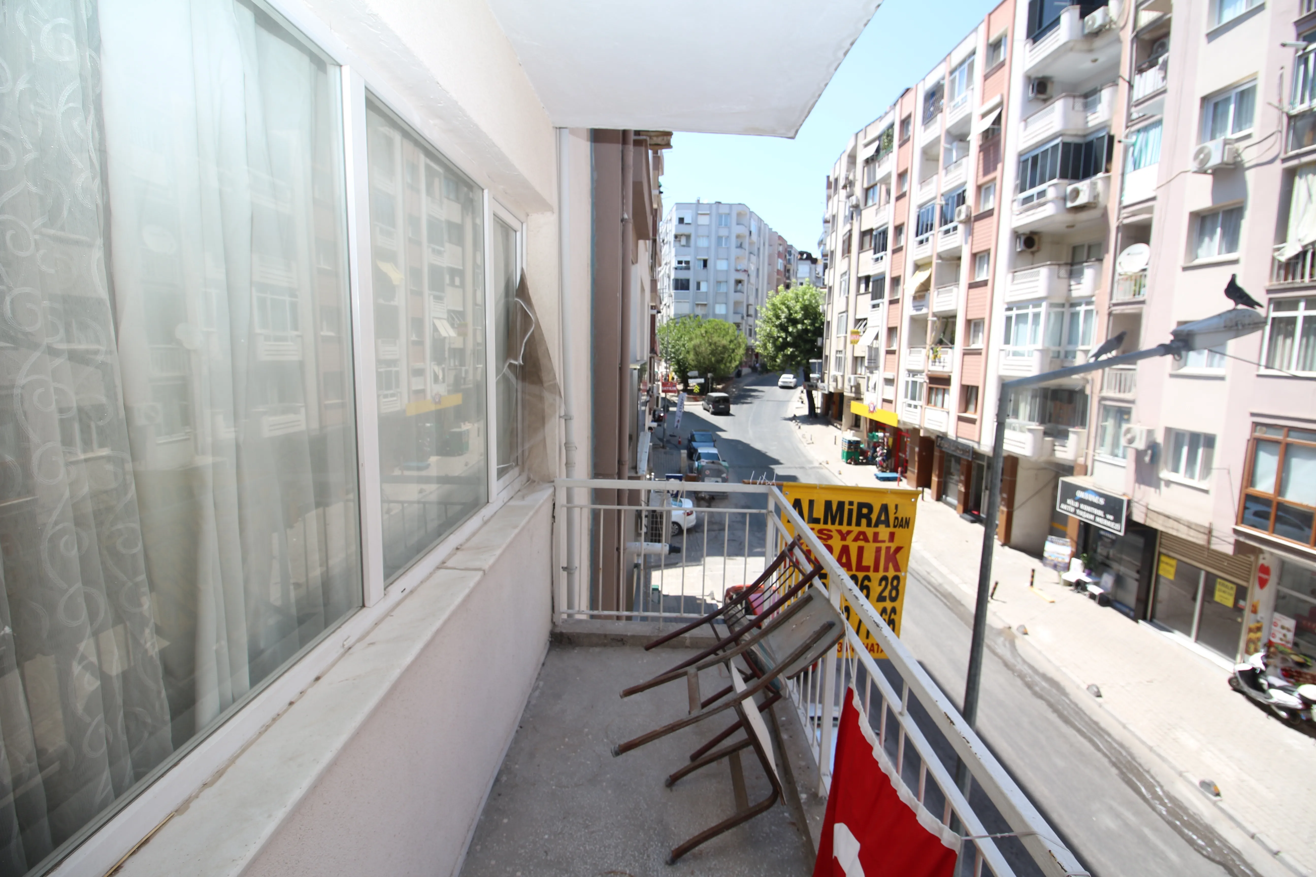 Yeşilyurt Yıldız Caddesinde Eşyalı Doğalgazlı 2+1