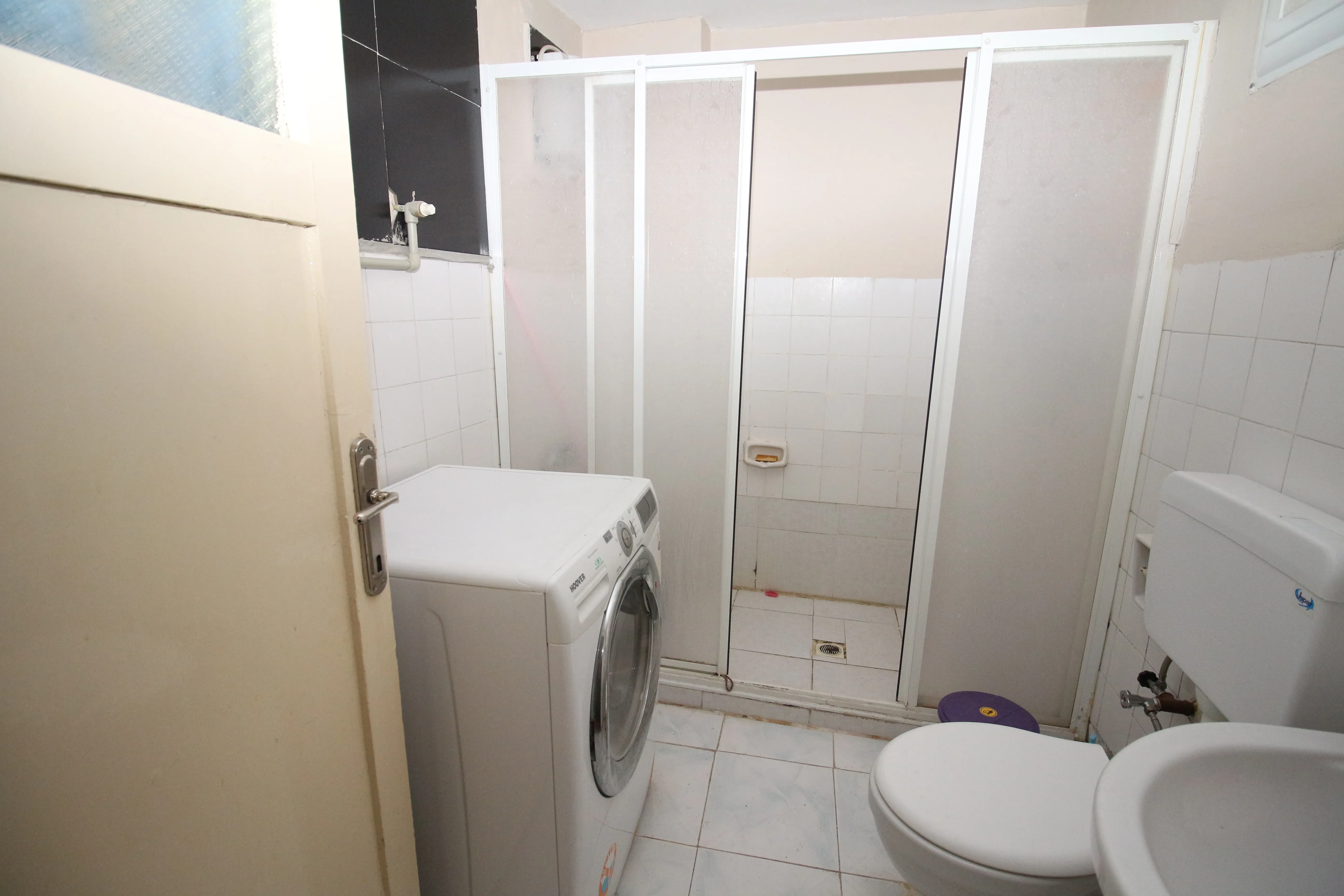 Yeşilyurt Yıldız Caddesinde Eşyalı Doğalgazlı 2+1
