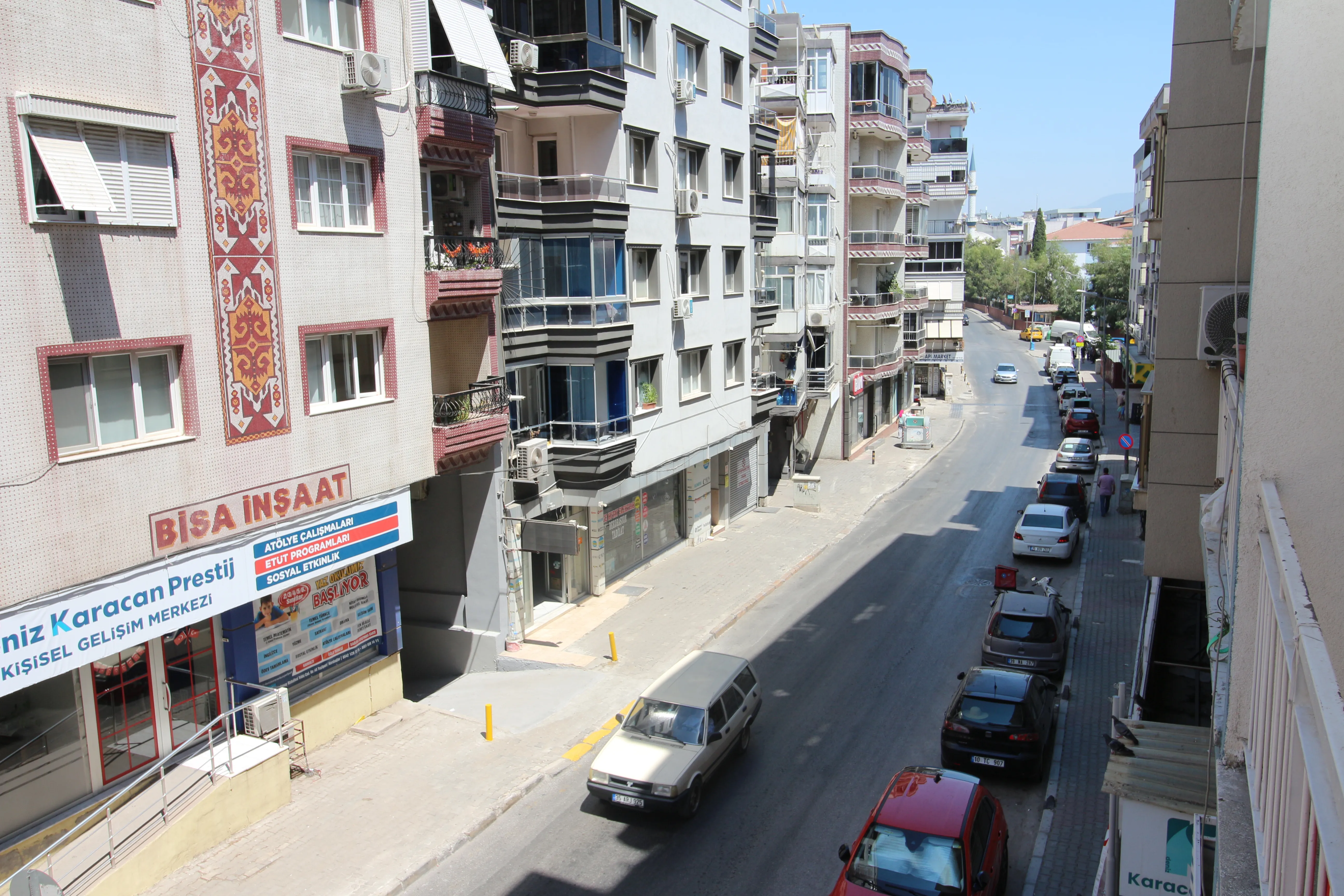 Yeşilyurt Yıldız Caddesinde Eşyalı Doğalgazlı 2+1