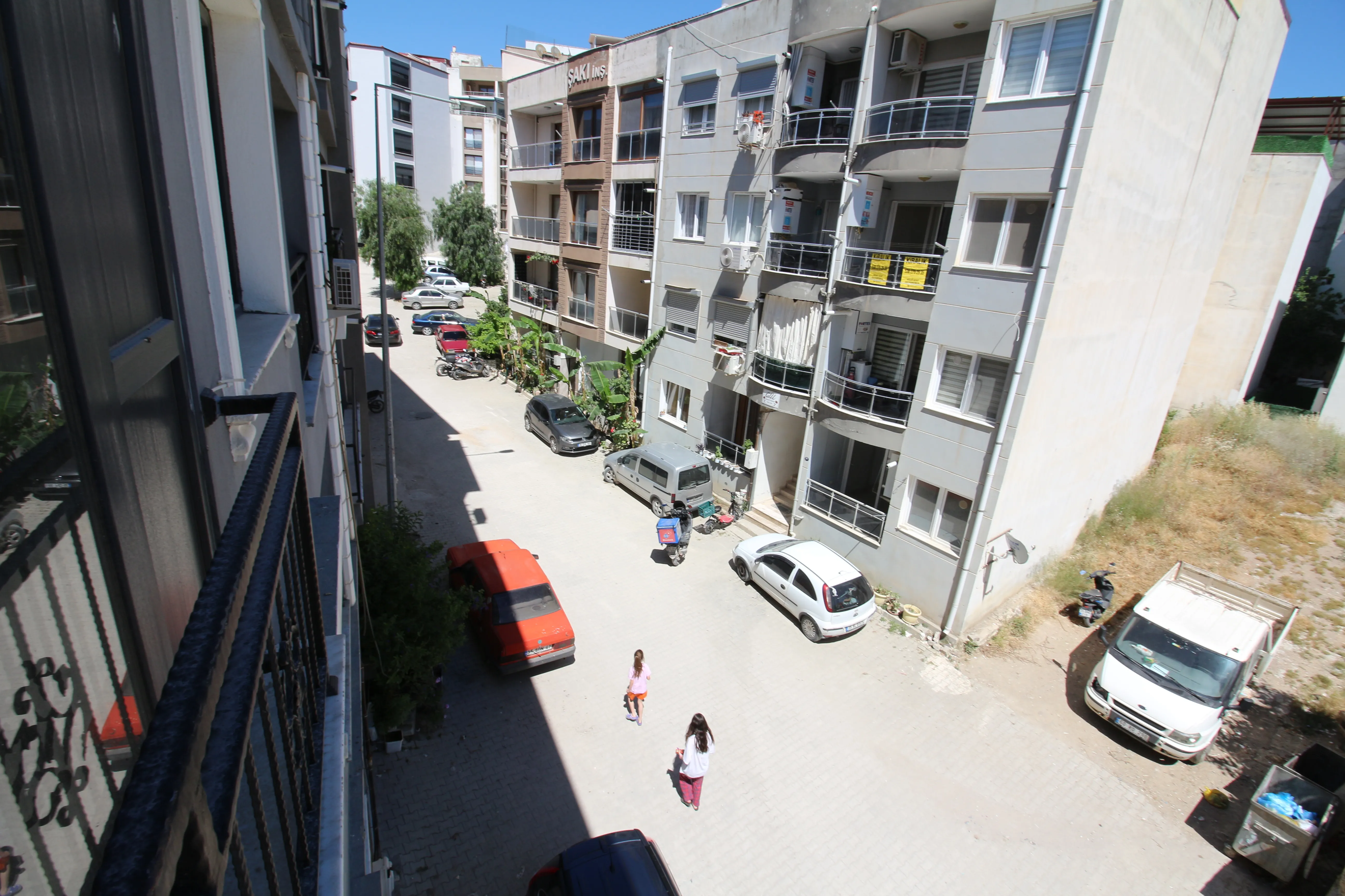 Seferihisar Turabiye Mah. Hastane Ve Pazaryeri Yakını 1+1