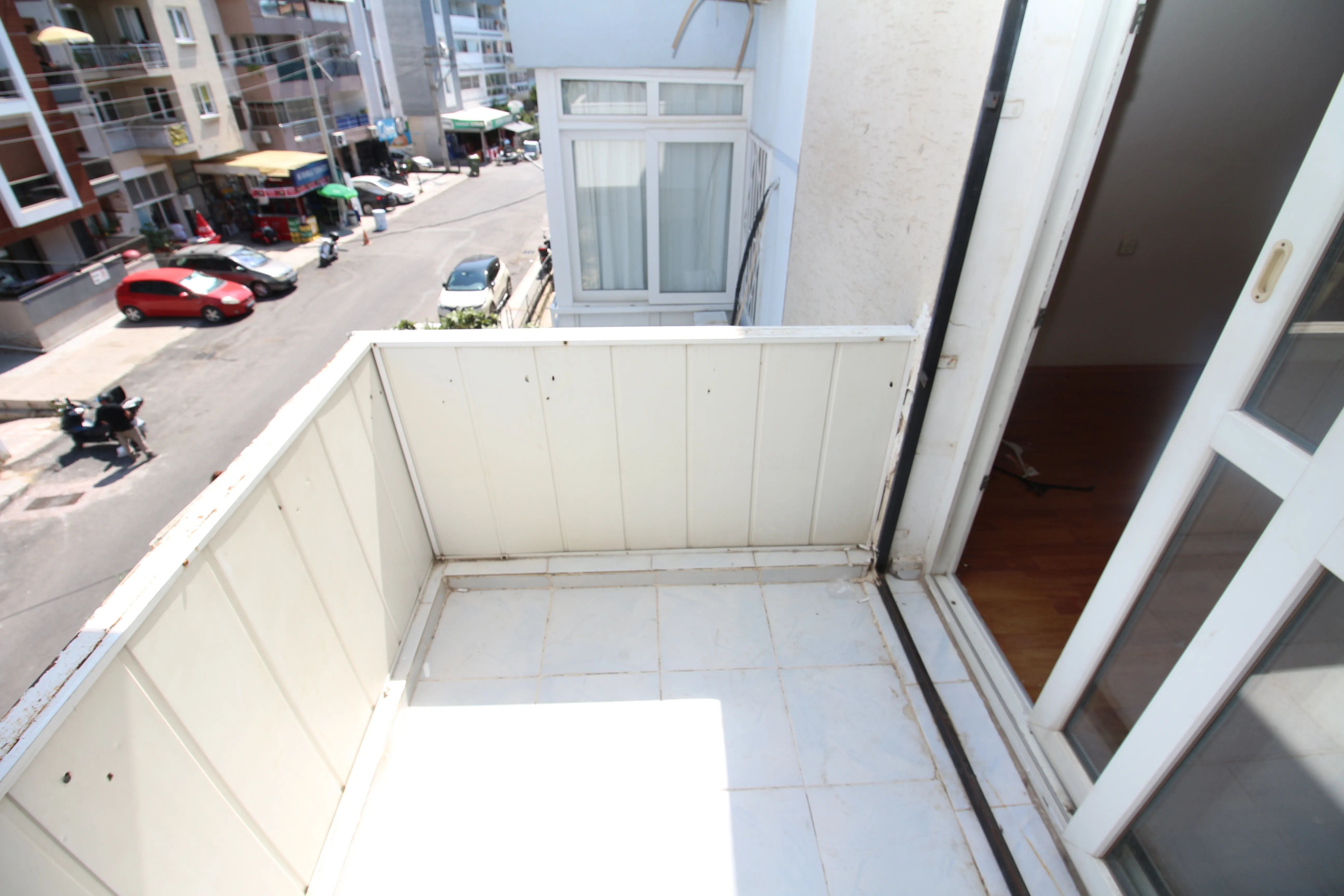 Esenyalı Mah. Göztepe Metro Yakını Bakımlı 3+1