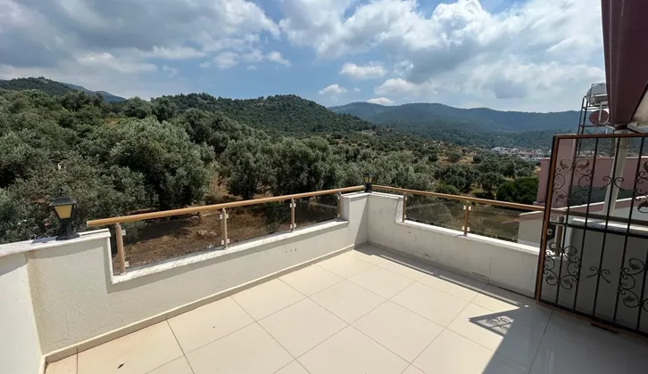 Özdere Çukuraltı Deniz ve Doğa Manzaralı Tripleks Eşyalı Villa