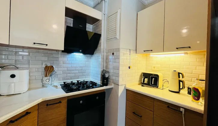 Dedebaşı Mahallesinde Eşyalı Ferah 1+1 Daire