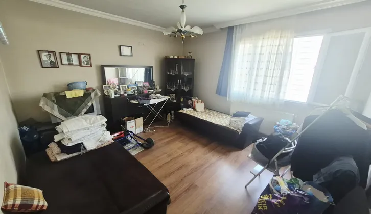 Buca Yiğitler Mahallesi Merkezi Konumda Ara Kat 3+1 Daire