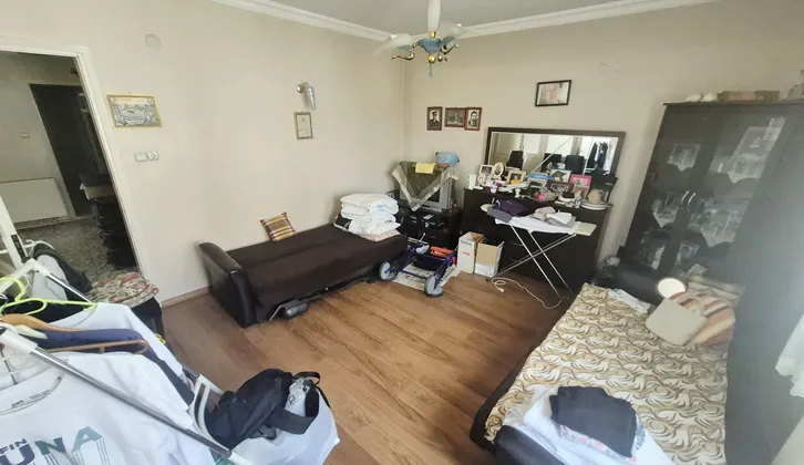 Buca Yiğitler Mahallesi Merkezi Konumda Ara Kat 3+1 Daire