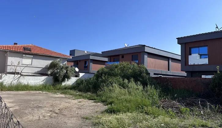 Güzelbahçe Urla Arasında 156 m² Deniz Kenarı Satılık Fırsat Arsa