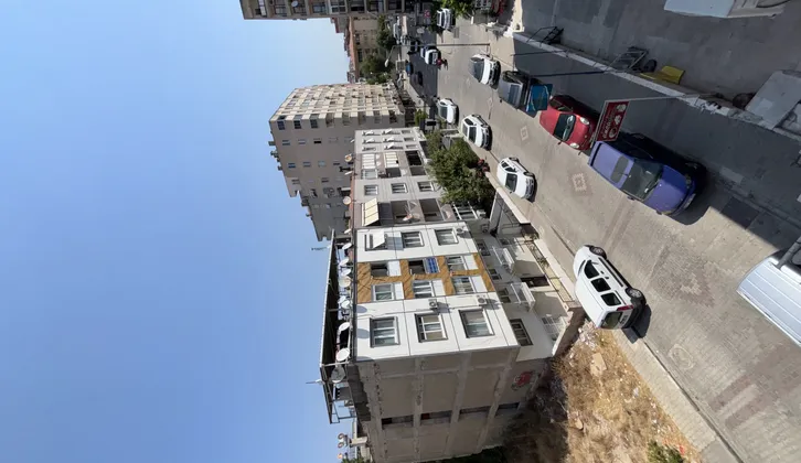Özkanlarda Geniş ve Merkezi 2+1 Daire - Metroya 2 Dakika