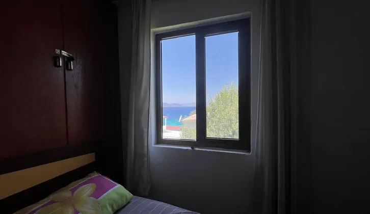 Marmaris Söğütte denize sıfır yapı kayıtlı 2 daireli