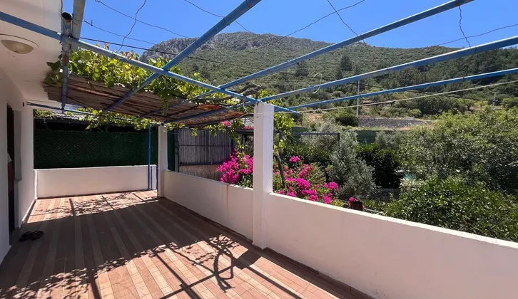 Marmaris Söğütte denize sıfır yapı kayıtlı 2 daireli