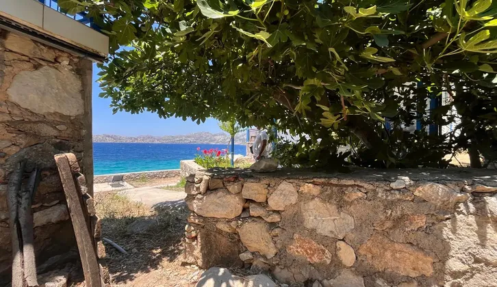 Marmaris Söğütte denize sıfır yapı kayıtlı 2 daireli