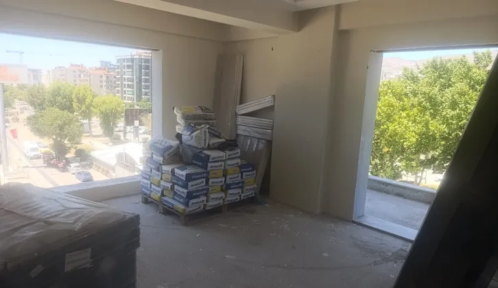 Sakarya caddesi üzerinde sıfır daire