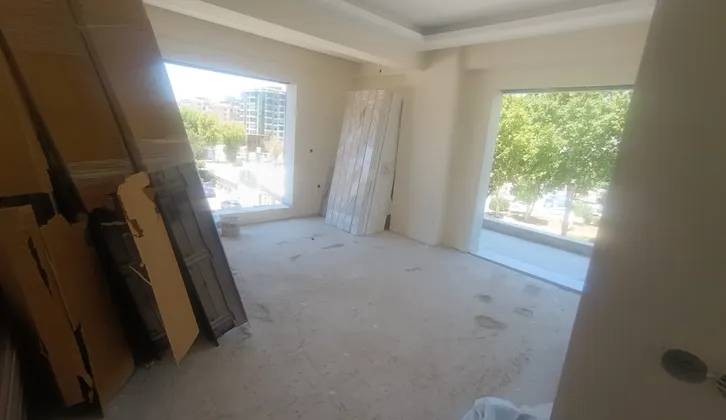 Sakarya caddesi üzerinde sıfır daire