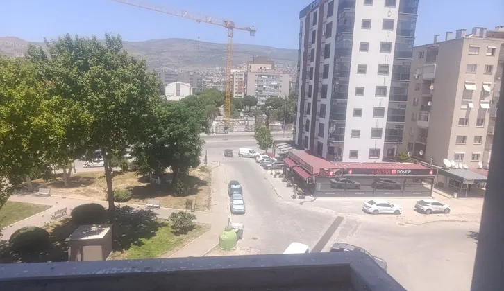 Sakarya caddesi üzerinde sıfır daire