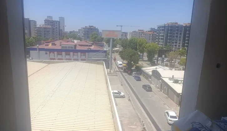 Sakarya caddesi üzerinde sıfır daire