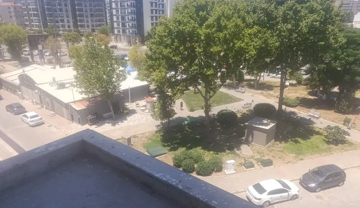 Sakarya caddesi üzerinde sıfır daire