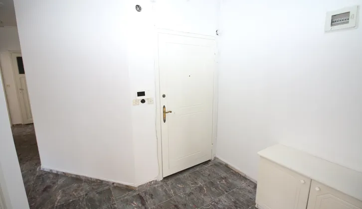 Hasan Tahsin Cad. Üzerinde Asansörlü Doğalgazlı 3+1