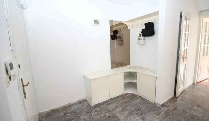 Hasan Tahsin Cad. Üzerinde Asansörlü Doğalgazlı 3+1