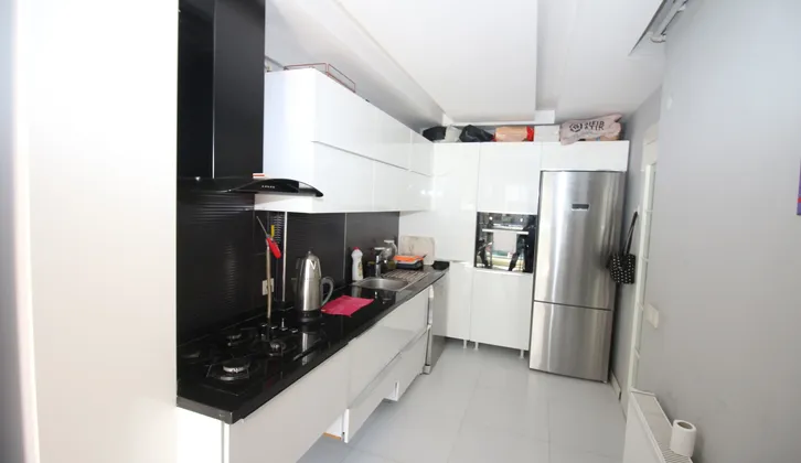 Narlı Mahallesinde Genç Binada Asansörlü Doğalgazlı 2+1
