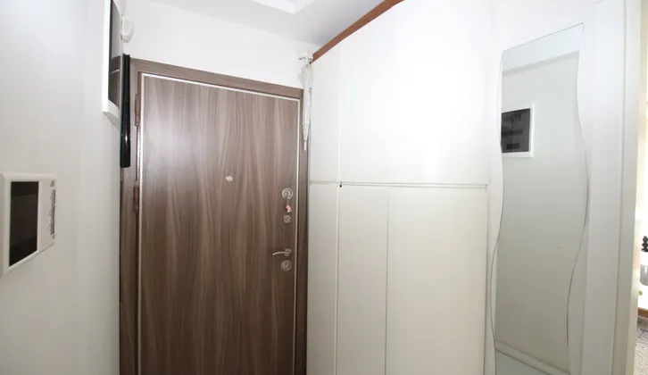 Narlı Mahallesinde Genç Binada Asansörlü Doğalgazlı 2+1