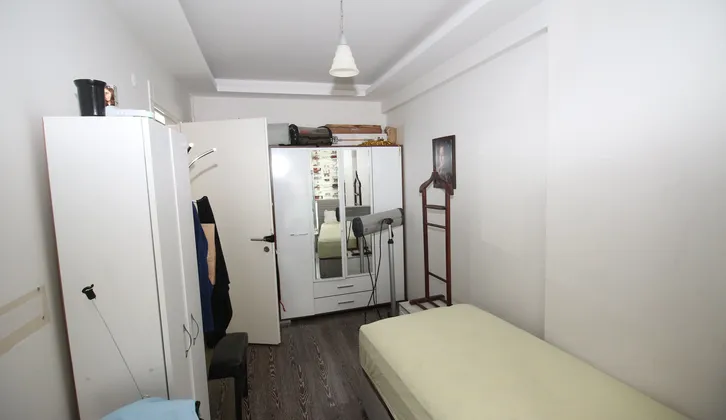Narlı Mahallesinde Genç Binada Asansörlü Doğalgazlı 2+1