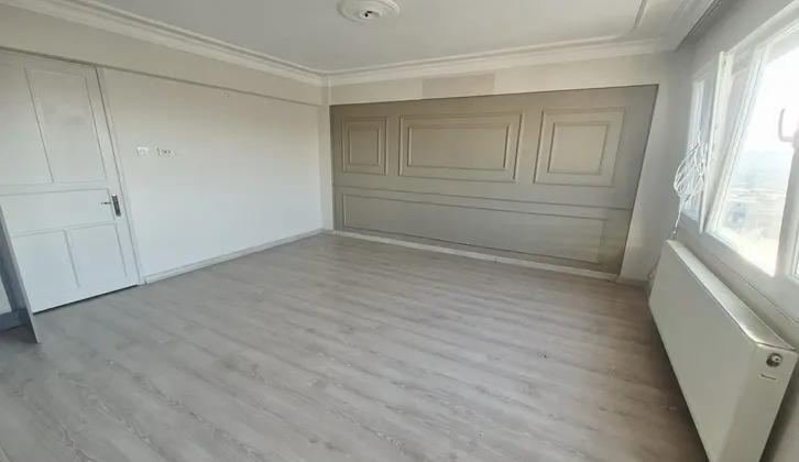 Buca Efeler Mahallesi Merkezi Konumda İlkokul Yakını 3+1 Satılık Daire