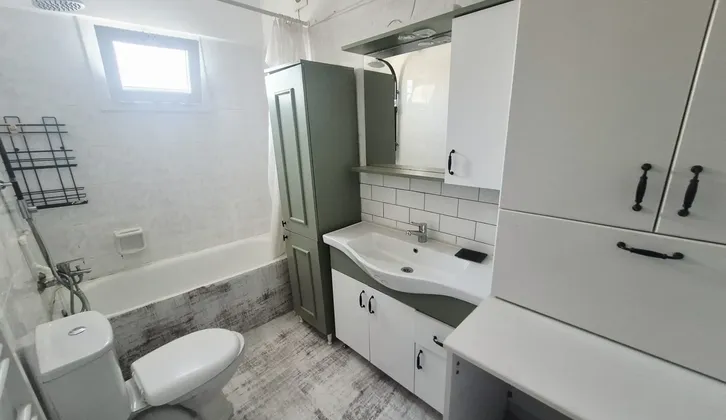 Buca Efeler Mahallesi Merkezi Konumda İlkokul Yakını 3+1 Satılık Daire