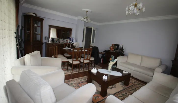 Vatan Mahallesi'nde, Bankacılar Sitesi'nde Satılık 3+1 Daire