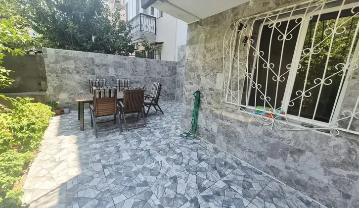 Buca Yiğitler Mahallesi'nde Muhteşem Bahçeli Geniş 4+1 Yüksek Giriş Satılık Daire