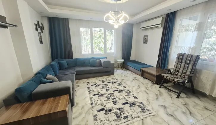 Buca Yiğitler Mahallesi'nde Muhteşem Bahçeli Geniş 4+1 Yüksek Giriş Satılık Daire