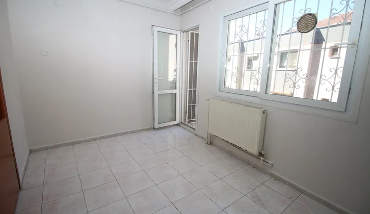 Basınsitesi De Doğalgazlı Asansörlü Otoparklı Geniş 3+1
