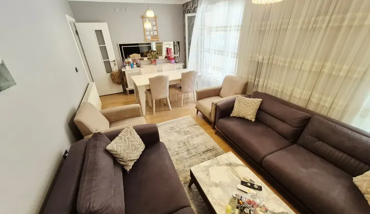 Buca Yaylaçık Mahallesi Merkezi Konumda Bahçeli Yüksek Giriş 3+1 Satılık Daire