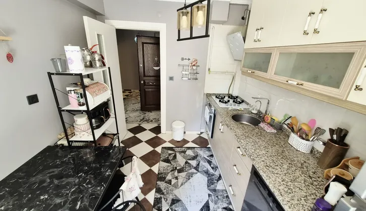 Buca Yaylaçık Mahallesi Merkezi Konumda Bahçeli Yüksek Giriş 3+1 Satılık Daire